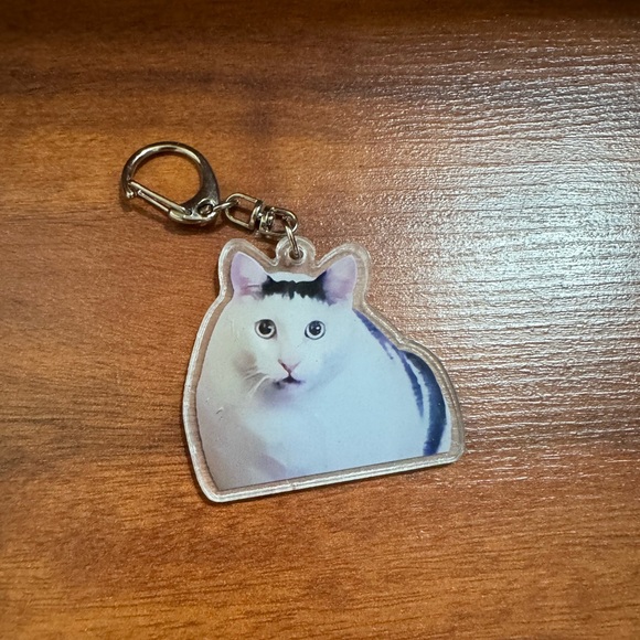 🚨ADORABLE TUXEDO CAT ACRYLIC KEYCHAIN 🩷🩷🩷🤗👍👍 - Picture 2 of 5